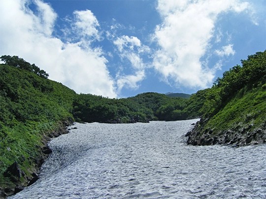 残雪の初夏・鳥海山