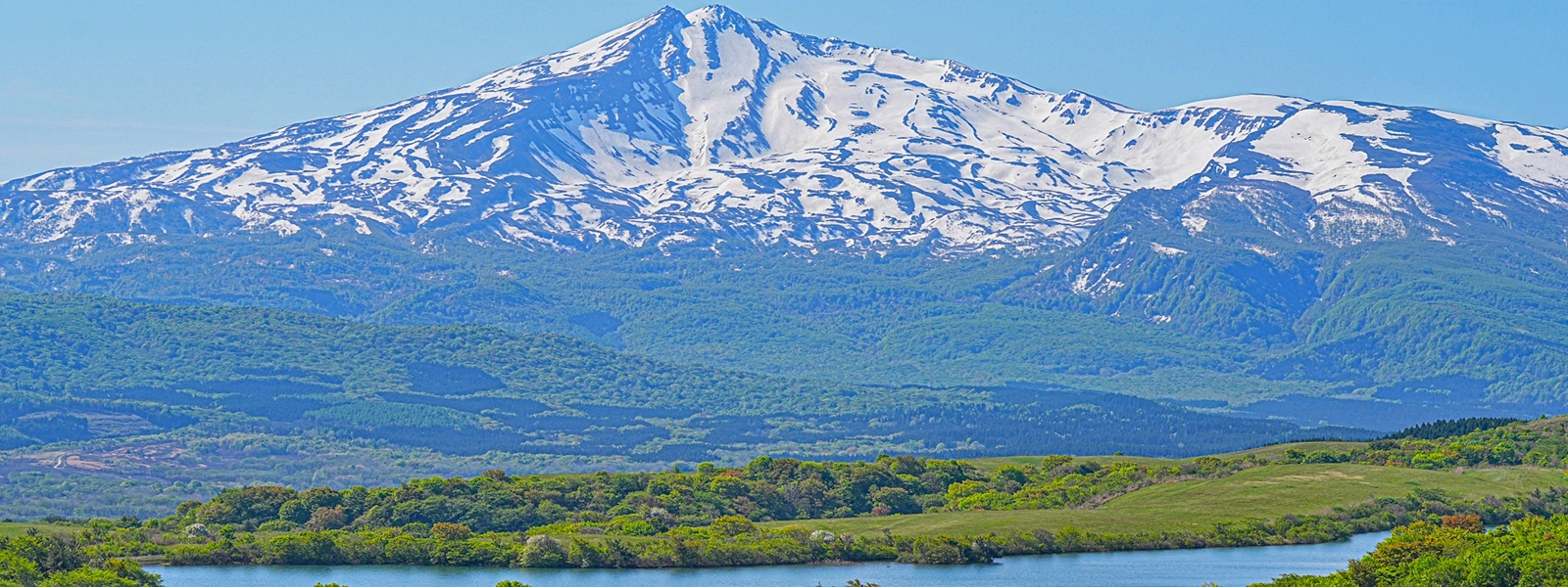 冠雪の鳥海山の画像